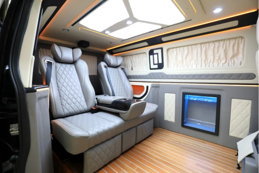 9月2日郑州房车展，景宴福特豪华商务房车，好景知时节，愿乘风可依！3d85fbea87443071e16685f6932d849d