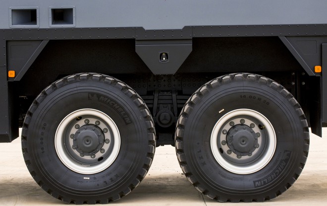 德野奔驰6X6越野房车征途者B诺马迪森房车戈壁荒漠无限征途这是描述信息