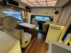 2019款阿娜亚依维柯欧胜C型小额头房车 依维柯