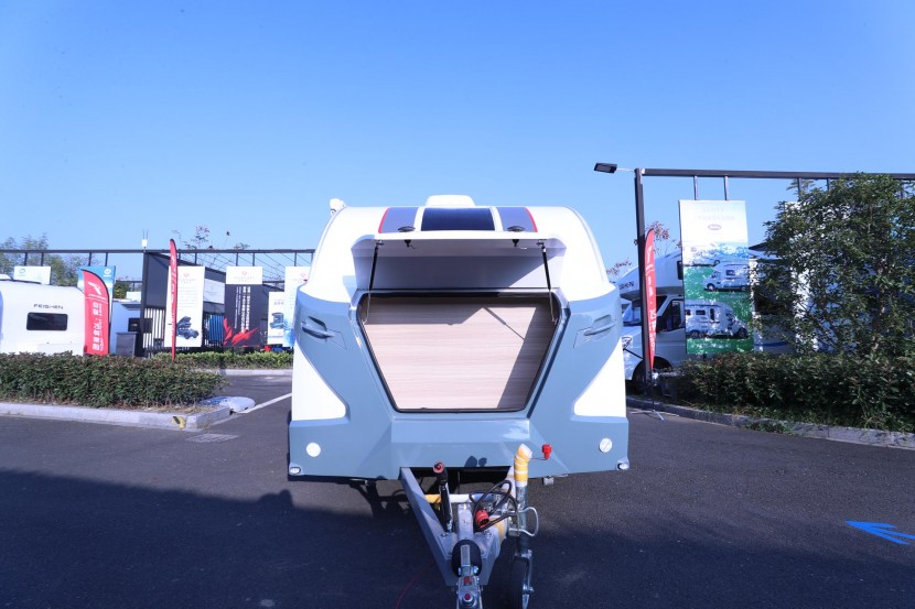 实用主义——飞神9011拖挂式房车（详拍） WLH_6809