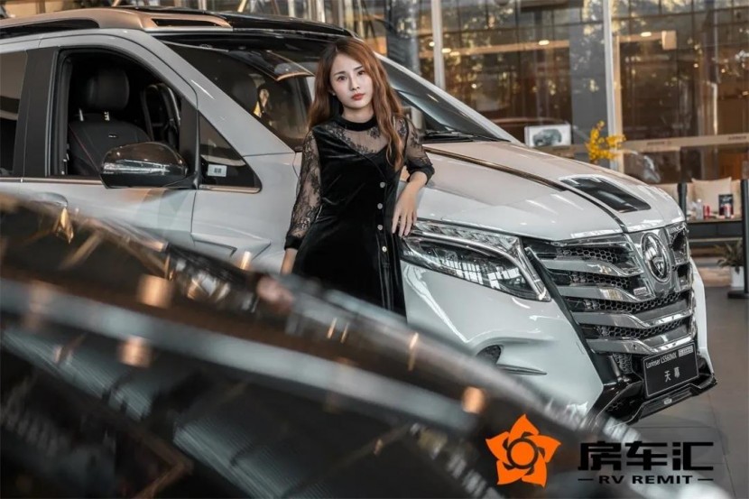 看完罗伦士LS560MX天幕版，埃尔法都要靠边站，雷克萨斯LM也不够看？14.jpg