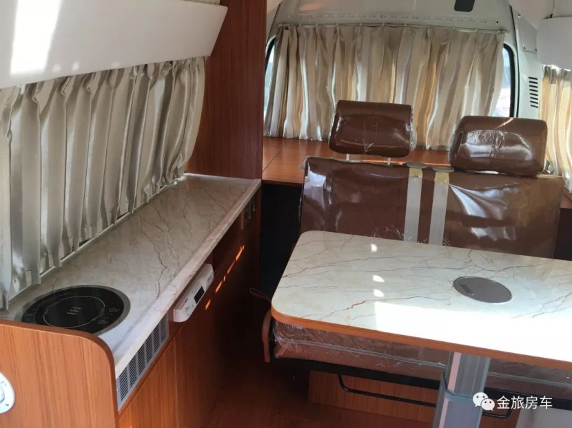 9月2日郑州房车展：金旅房车海狮V5，陪你看不同城市的日落！68e0dedea9d48b030f315e8e6e1edbad