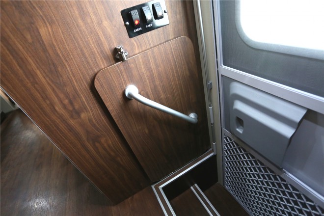 拓锐斯特依维柯C型舒适版TIC-610 52.8万起 00001374