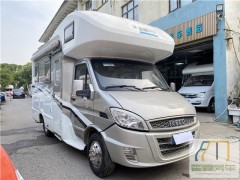 中天 17款中天依维柯侧拓展C型房车
