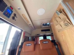 卫航 2018款大通V80短中（小熊系列）