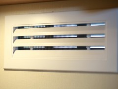 985A1064