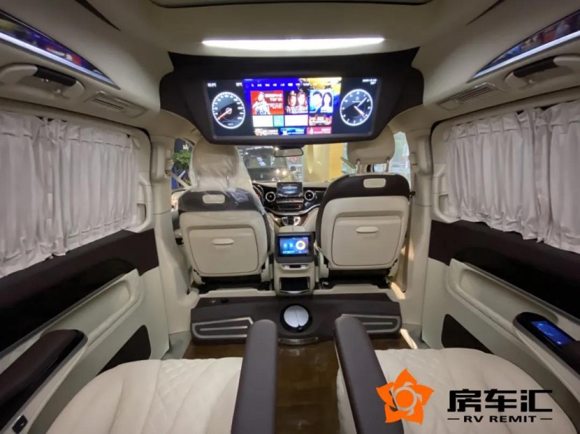 奔驰商务常见的设计，隔断奢华/半隔实用，你更喜欢哪种风格呢？​11.jpg
