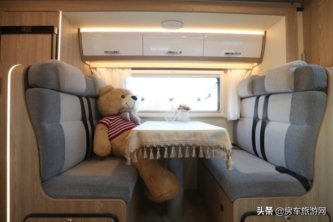 年终大促来袭!铂驰房车“大放价”!疯狂让利中,快来抢购吧~高水准设计及装配工艺,铂驰房车旅行家依维柯双拓展C型房车实拍