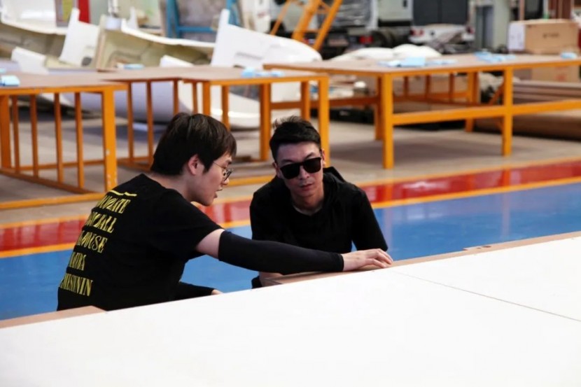 亚特房车八年|来自辽宁朝阳群众的两面锦旗