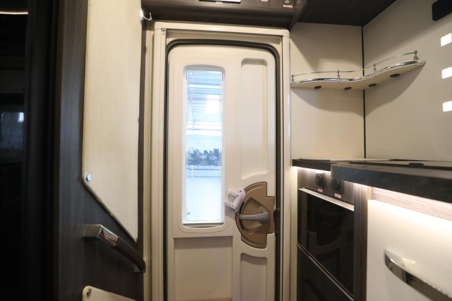 精致欧式风格、高端商务元素，“铂驰旅行家”单拓展房车 WLH_7222