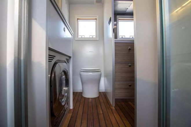 诺马迪森-“穿越者B”奔驰4x4越野房车——不惧束缚的越野房车（二）0b582ccca9c944a687087883fc83e41e