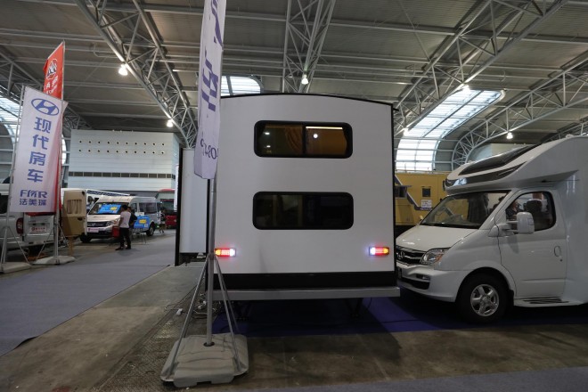新星房车 美式单拓展露营地拖挂房车 24.8万元 WLH_5999