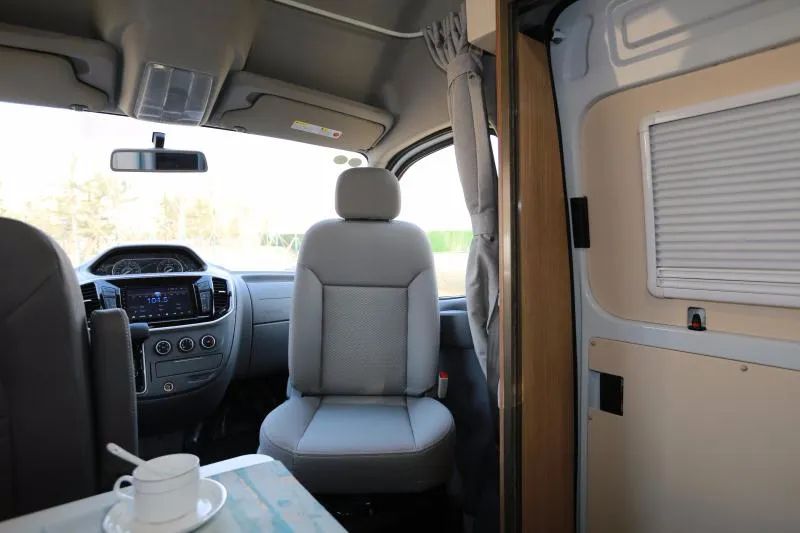 宇通大通V80国六B310舒适版房车（横置床）