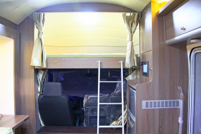 依维柯超越S001-舒适版房车  47.8万元 IMG_7320