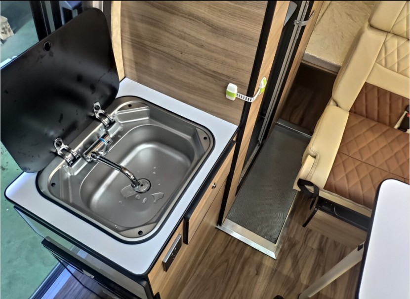 尚旅福特新全顺梦骑士豪华版，走到灯火通明，看遍世间辽阔86018dd7ff451dc35ea2248b3b9e6a39