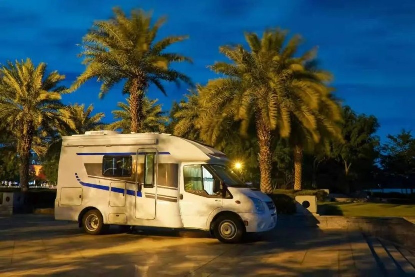 9月2日郑州房车展，飞翔福特巡疆者Pro房车，精致舒适，乐享生活！19c51864b596ec6bfa9f5b6dda53e0df