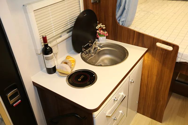 宇通房车：体验专属舒适旅行，国产依维柯单拓房车上线啦~