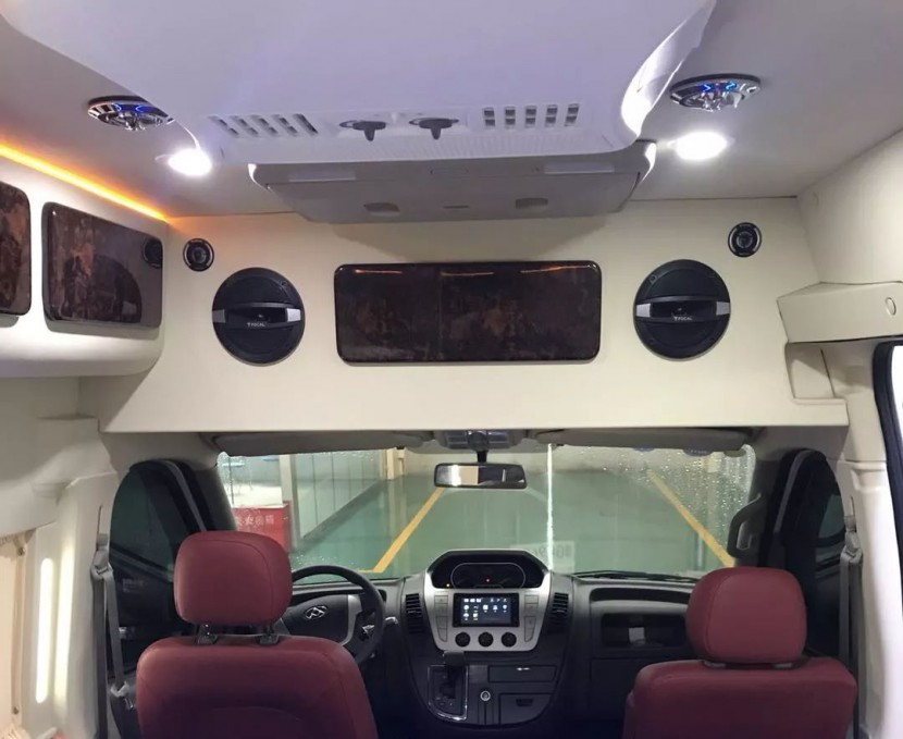 新飞大通V80加长轴B型房车
