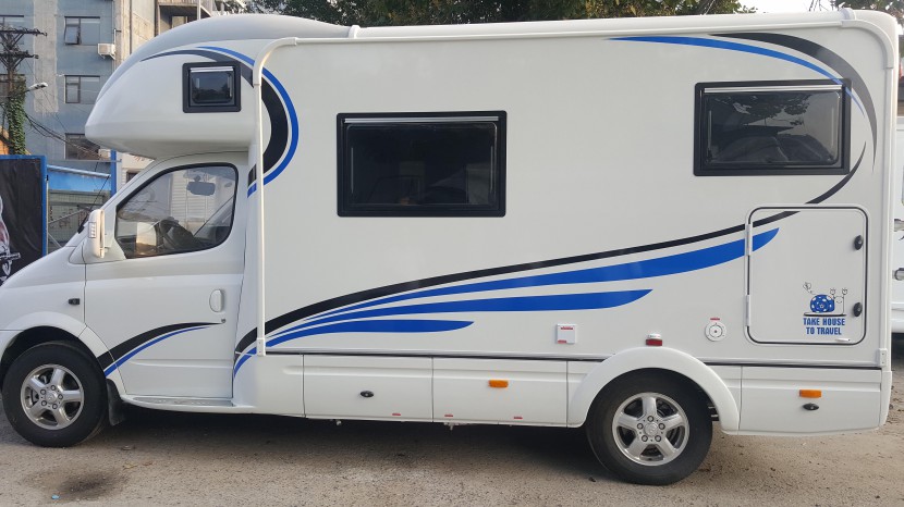 36.8万元起 盛弘房车大通C型自动挡房车 2