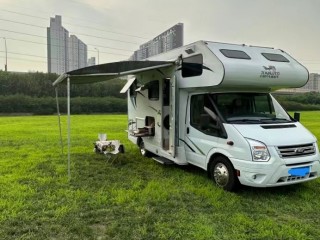 巨威房车 2018款福特全顺