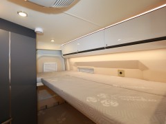 985A4566