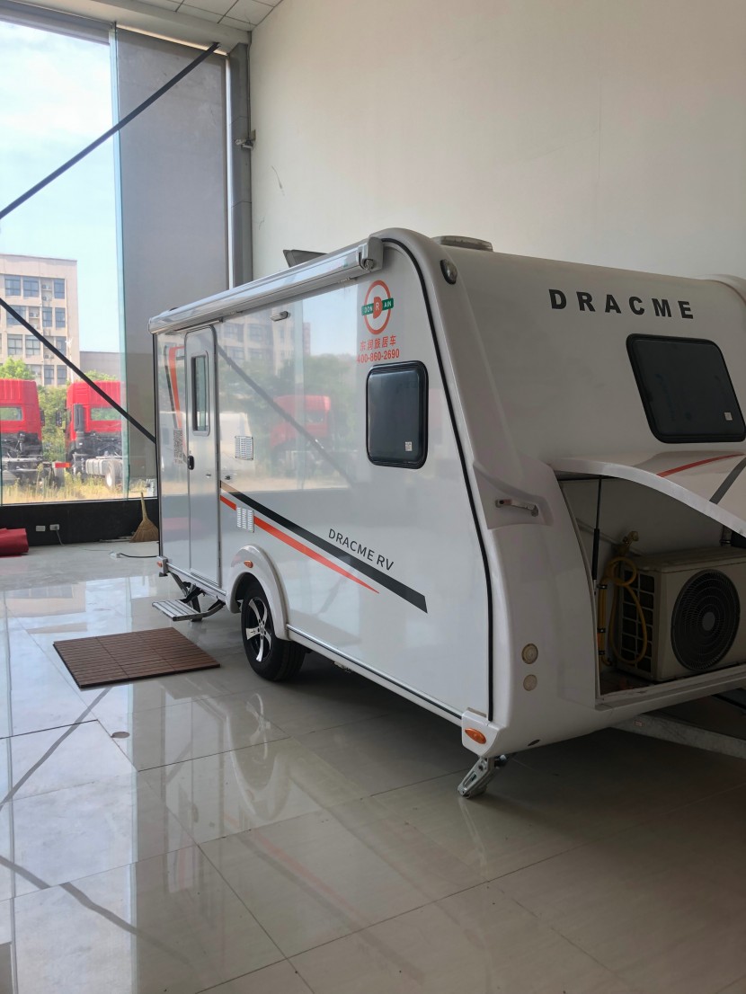 阿科米房车拖挂式G4C，灵活多变，彰显房与车融合！get?code=MzVlMTY5NGMxYTdjYmMwNzFiMDExNGY2NjZiYmRkYWIsMTY2MzIzNTk4OTIzNQ==