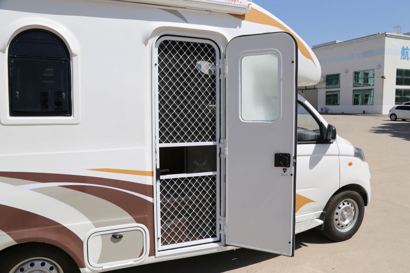 新飞房车新伽途旅居版 13.98万元 IMG_9539