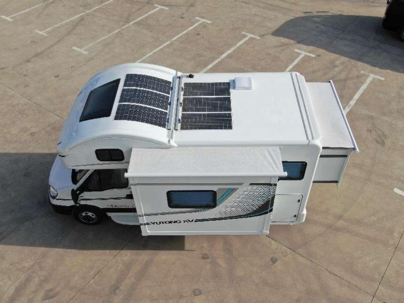 9月2日郑州房车展，宇通C530双拓展房车，宇宙纵游平原阔，通达山河日月长！24d462d845c7651b62acf3f2aa484d18