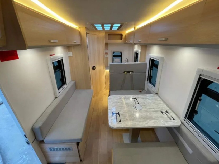 9月2日郑州房车展，新飞祥菱房车小C型房车，有路就有前方，有梦即可出发！1c9f7ef6eb12485c5c62a7fae2736231