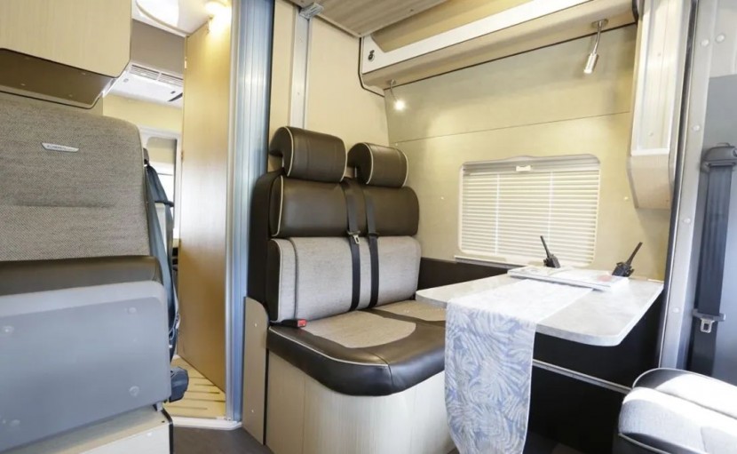 9月2日郑州房车展——嵘野景诗长轴款B型房车，纵意旅行，千千万万遍！f54a5a3adf8fe2b036cd374996180079