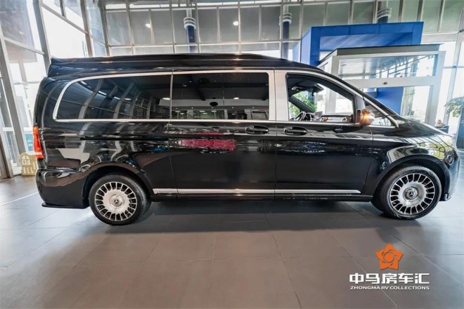 120万起？奔驰MPV换立标，用料过猛太豪侈，还买什么雷克萨斯LM3.jpg