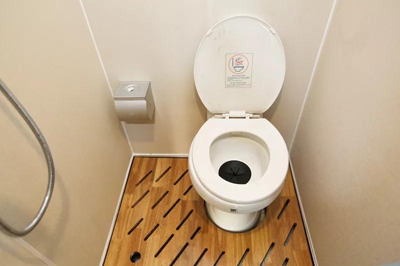 实用性满分，这款宇通国产依维柯无拓上下铺房车让你秒回“青葱岁月”！c9c3ff5f67ef4b3b8493bdc9b884eff6