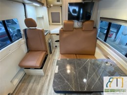 上汽大通 2017款上汽大通MAXUSRV80原厂B型房车