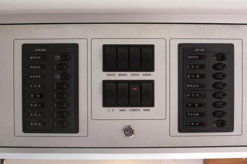 诺马迪森新款“撼路者”越野房车来护航5048f7bafd0d499ea6a278795720dc78