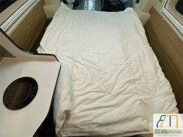 江铃 2022款江铃福特 宇通 B520 B型环形沙发版房车