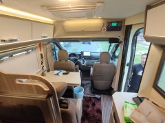 卫航 2021款V550 纵床