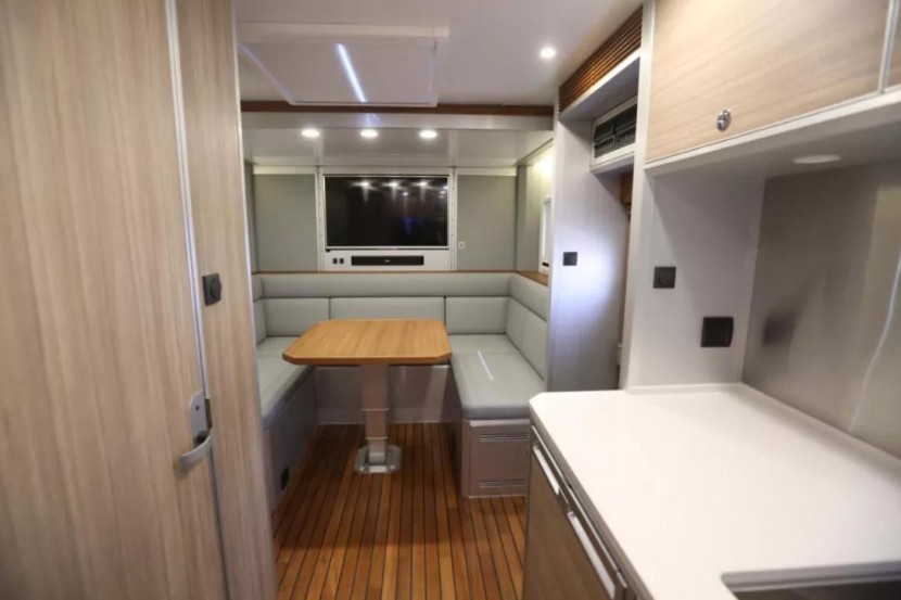 诺马迪森新款“驰骋者”——不超六米的C本蓝牌越野房车（内饰篇）b3cfccf71cda454da8bc9244cf5f6487