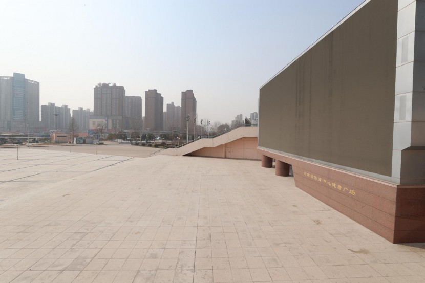 3.31郑州房车展场地河南省体育中心 WLH_2987