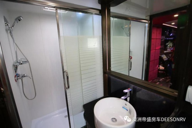 帝盛房车经典系列-10米KTV大床款营地房车ec56e89bfd02486aadf8fce9ab600403