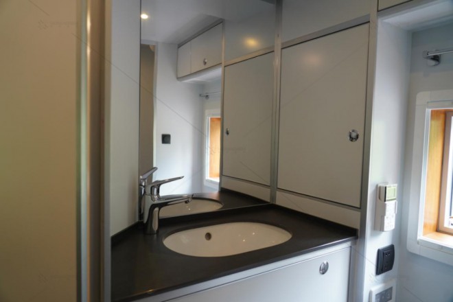 身兼房与车–德野诺马迪森“领航者E”越野房车（下）970a4685f0ea47ad839f55d188285d6e