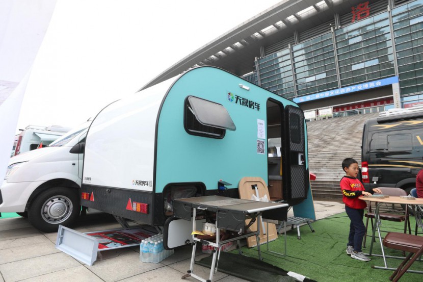 11.23杭州房车展天晟房车“小精灵”拖挂房车闪亮登场95aa6428644a43599e4dfb8c05d74387