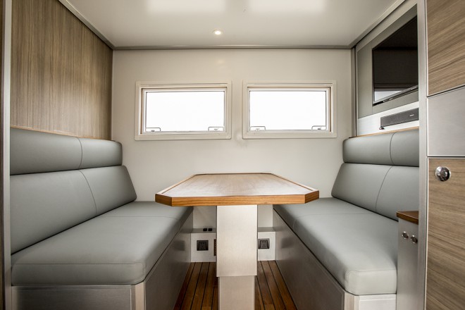 德野奔驰乌尼莫克U4000四驱越野房车终极性能撼路先锋这是描述信息