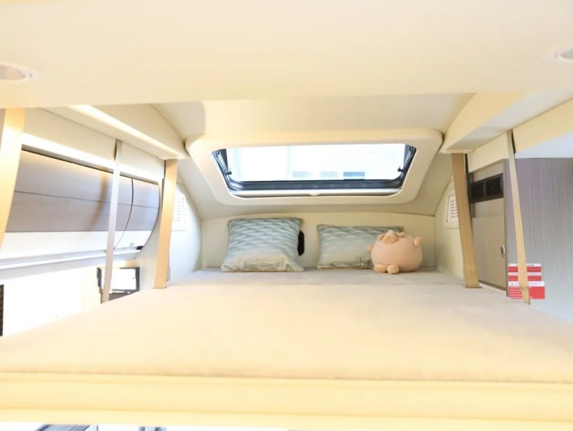 9月2日郑州房车展，飞翔福特巡疆者Pro房车，精致舒适，乐享生活！fadc99f245015dfd37da678d2fea4e94