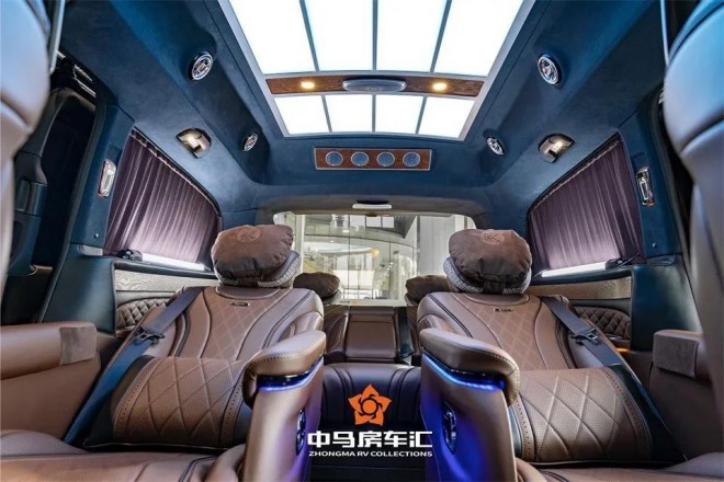 120万起？奔驰MPV换立标，用料过猛太豪侈，还买什么雷克萨斯LM16.jpg