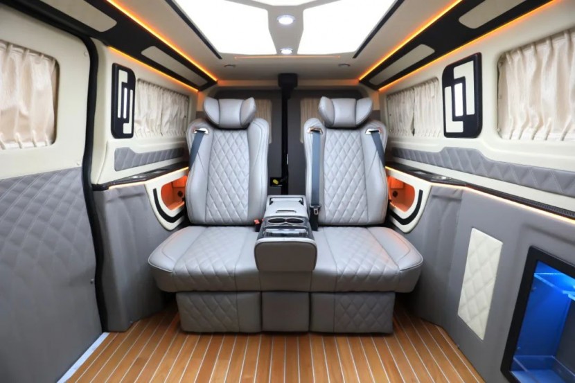 9月2日郑州房车展，景宴福特豪华商务房车，好景知时节，愿乘风可依！ee59b1a3e3e20c0e6aab1c399a6ed840