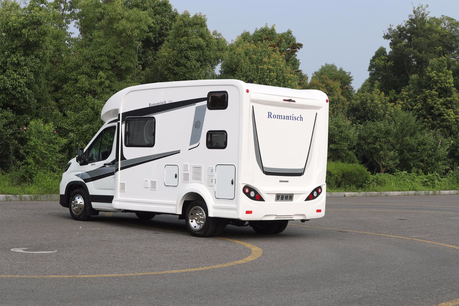 罗曼特斯 大通v90 2020款t50 t型房车车身外观