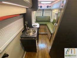 江铃 2022款江铃福特 宇通 B520 B型环形沙发版房车