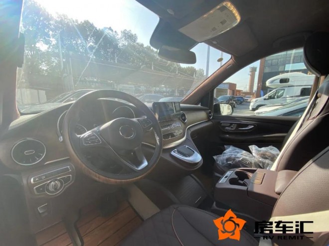 全新奔驰七座九速商务车，高顶全隔，标配空气悬挂！4.jpg