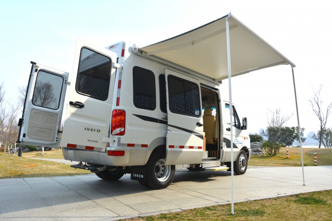 拓锐斯特依维柯B型经典版 35.8万起 DSC_0890