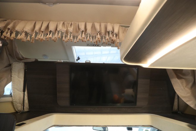 精致欧式风格、高端商务元素，“铂驰旅行家”单拓展房车 WLH_7207